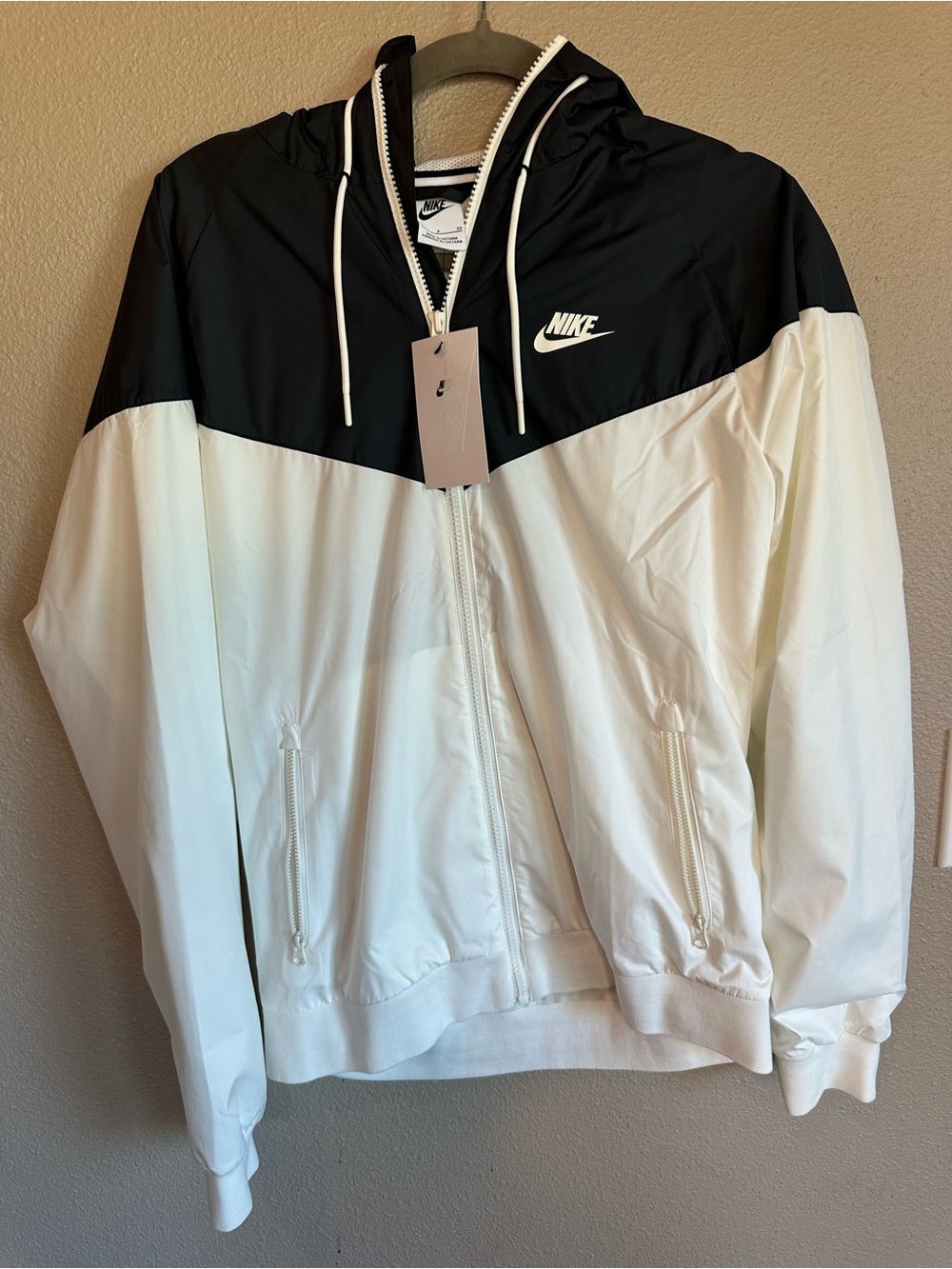 Nike men’s windbreaker, black and white